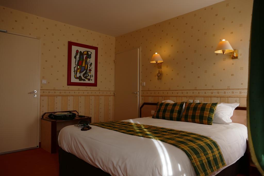 Logis Hotels Le Champalud Restaurant La Citadelle Oree-d'Anjou Δωμάτιο φωτογραφία