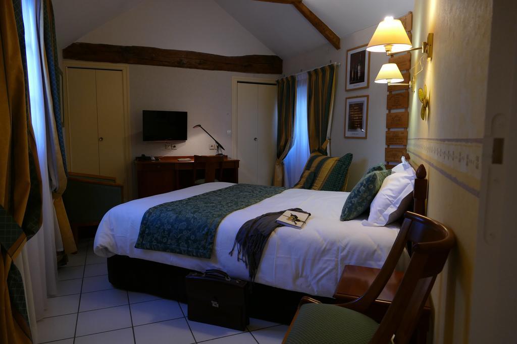 Logis Hotels Le Champalud Restaurant La Citadelle Oree-d'Anjou Δωμάτιο φωτογραφία