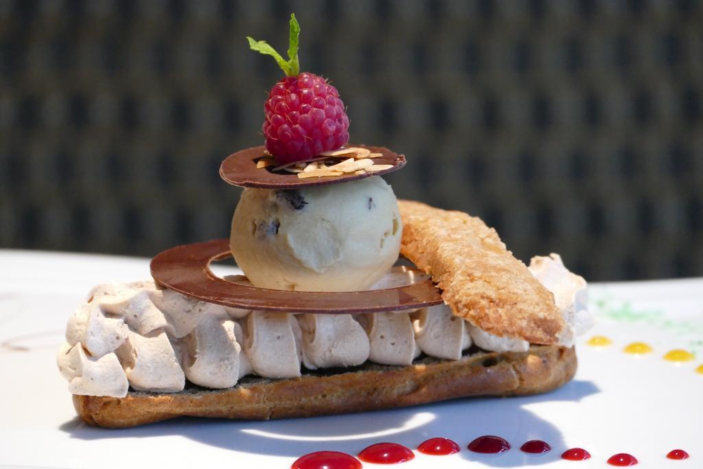 Logis Hotels Le Champalud Restaurant La Citadelle Oree-d'Anjou Εξωτερικό φωτογραφία