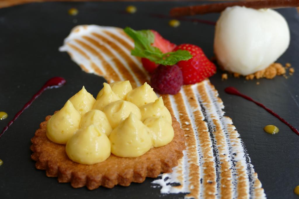 Logis Hotels Le Champalud Restaurant La Citadelle Oree-d'Anjou Εξωτερικό φωτογραφία