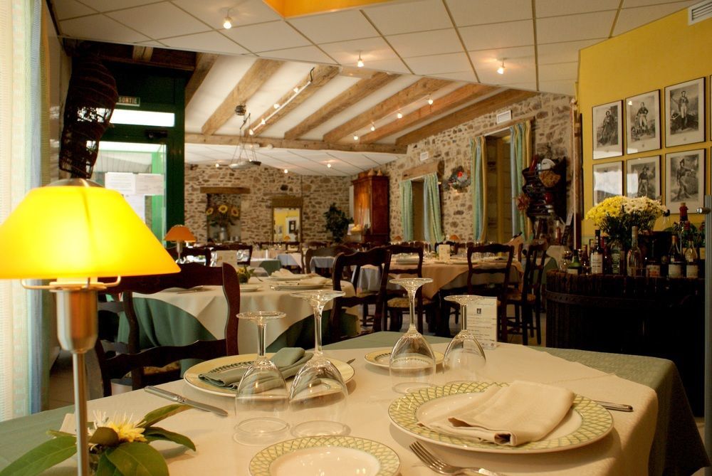 Logis Hotels Le Champalud Restaurant La Citadelle Oree-d'Anjou Εξωτερικό φωτογραφία