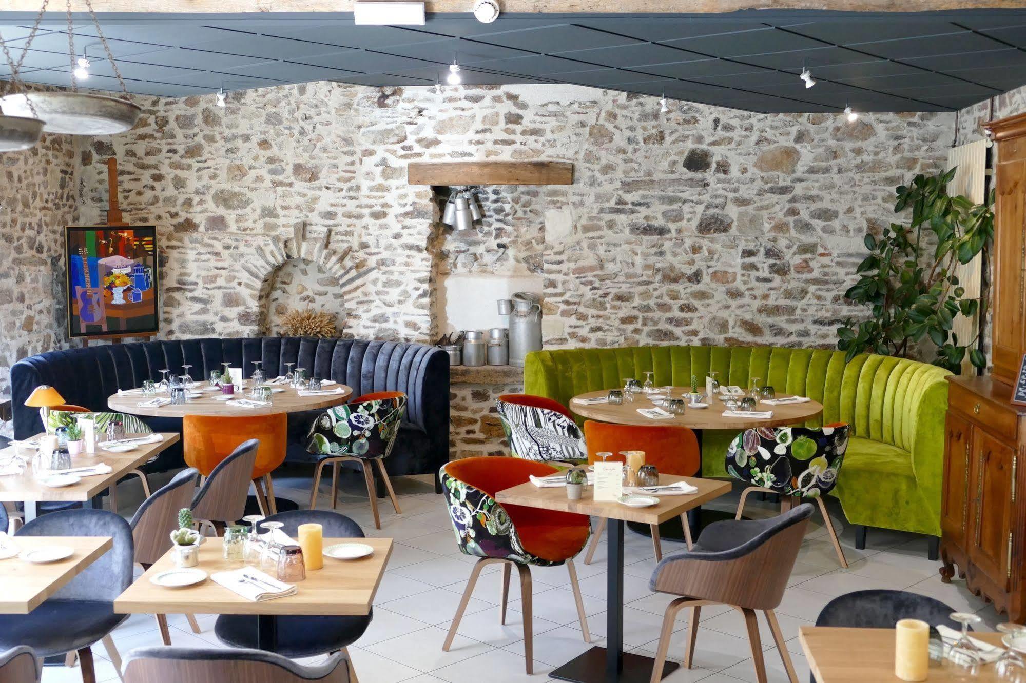 Logis Hotels Le Champalud Restaurant La Citadelle Oree-d'Anjou Εξωτερικό φωτογραφία