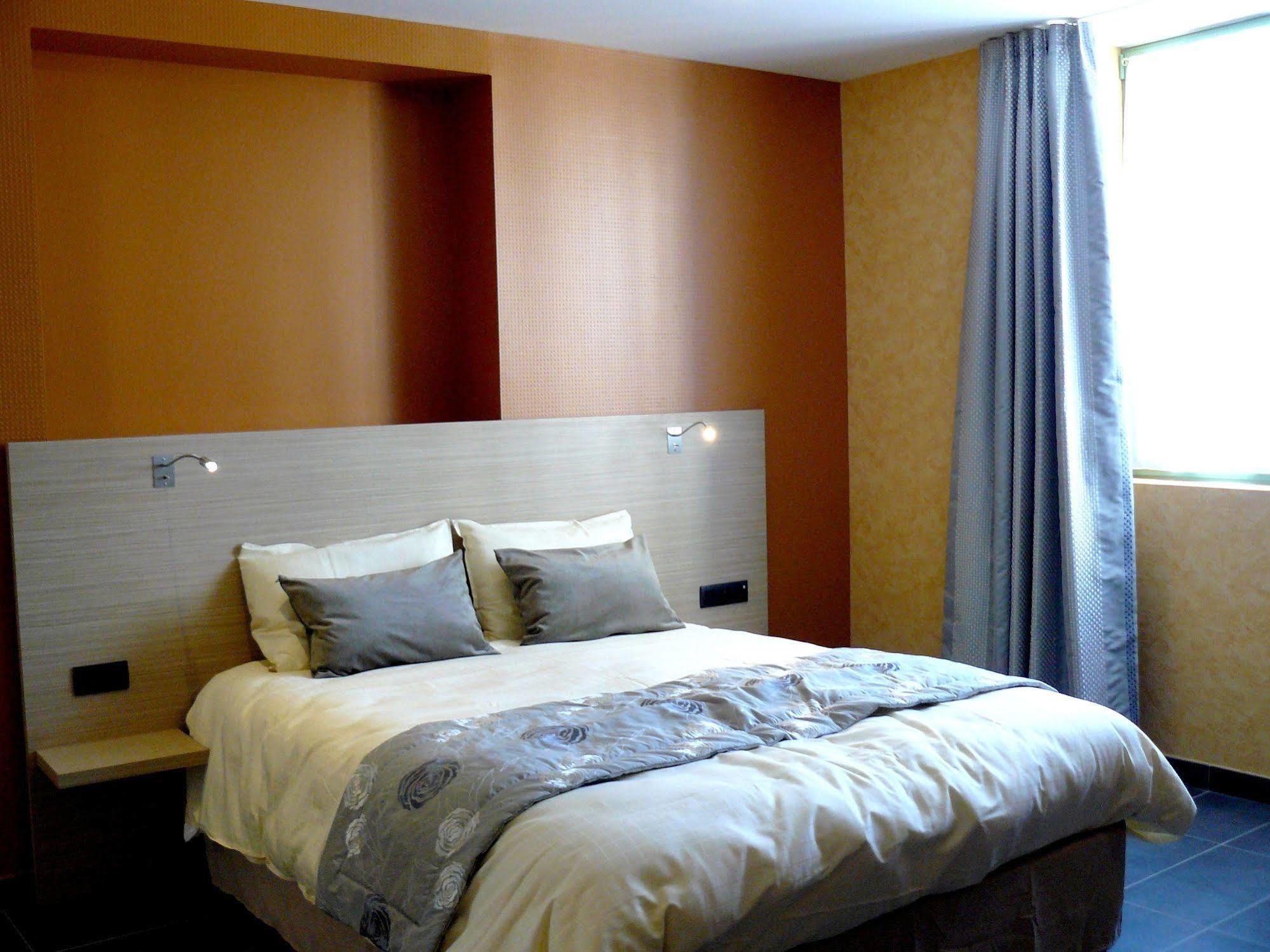 Logis Hotels Le Champalud Restaurant La Citadelle Oree-d'Anjou Εξωτερικό φωτογραφία