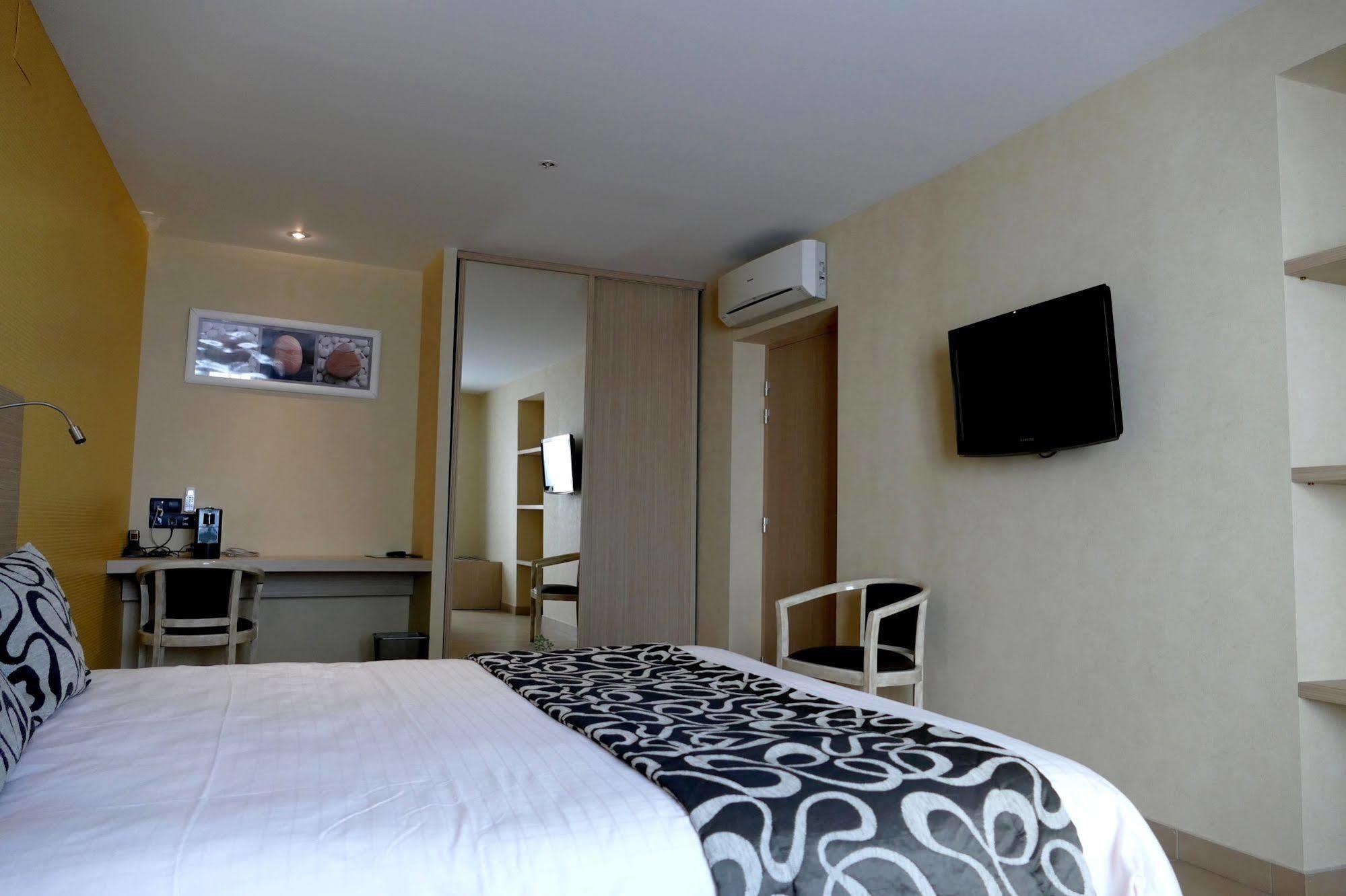Logis Hotels Le Champalud Restaurant La Citadelle Oree-d'Anjou Εξωτερικό φωτογραφία