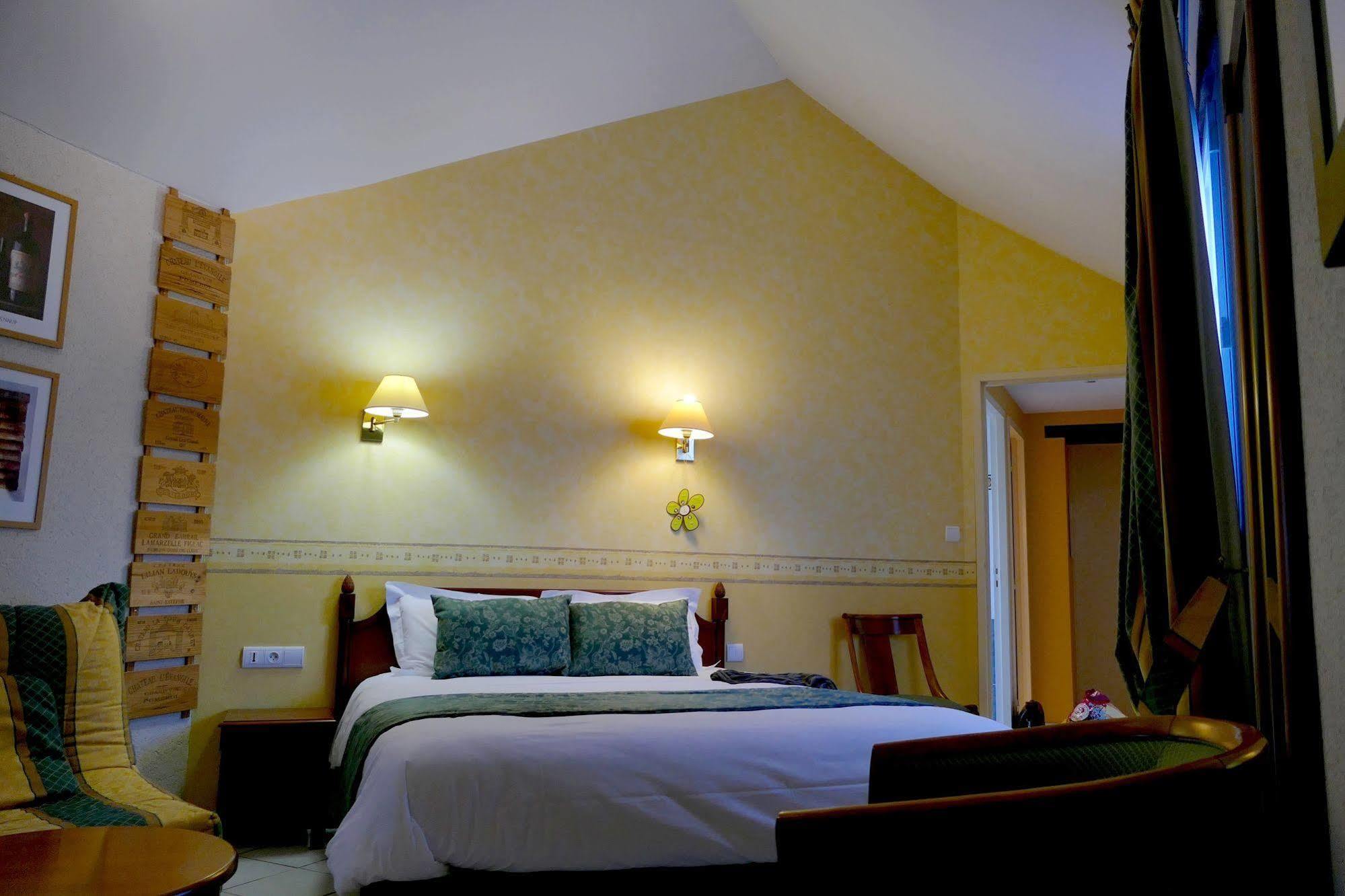 Logis Hotels Le Champalud Restaurant La Citadelle Oree-d'Anjou Εξωτερικό φωτογραφία