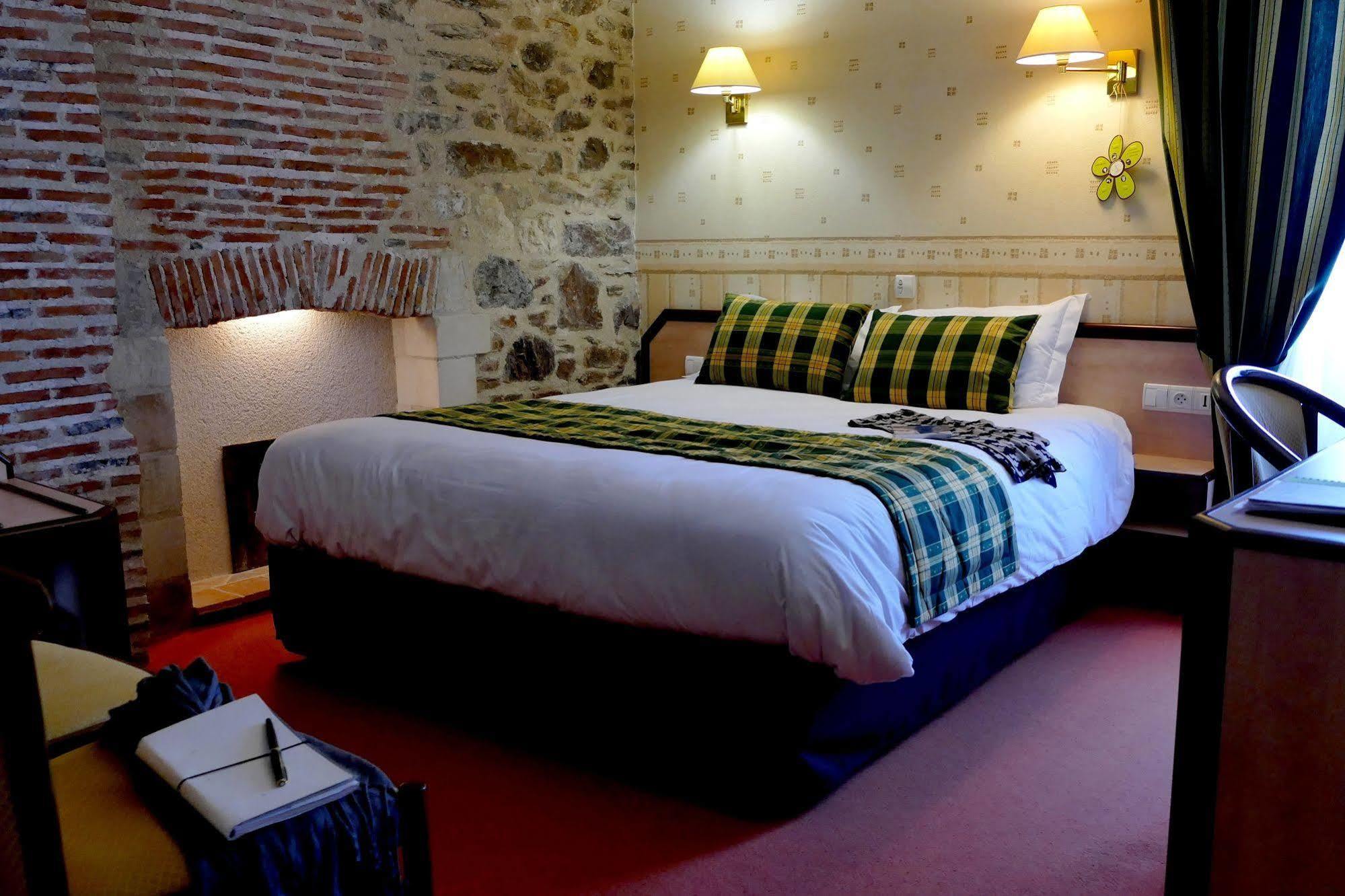 Logis Hotels Le Champalud Restaurant La Citadelle Oree-d'Anjou Εξωτερικό φωτογραφία
