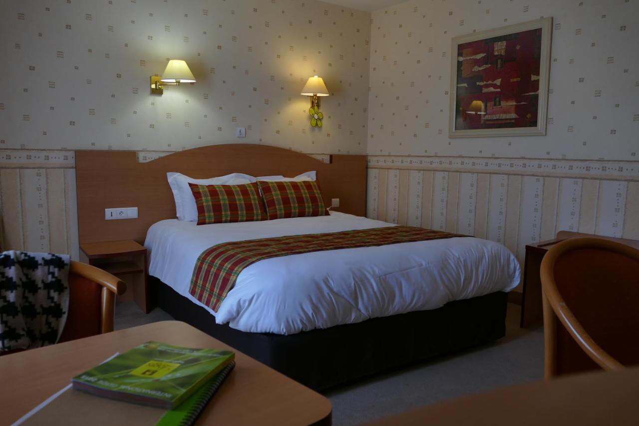 Logis Hotels Le Champalud Restaurant La Citadelle Oree-d'Anjou Εξωτερικό φωτογραφία